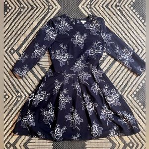 Gap Blue and White Floral Dress. Size 8. Cotton. Back zipper. 3/4 Sleeve.